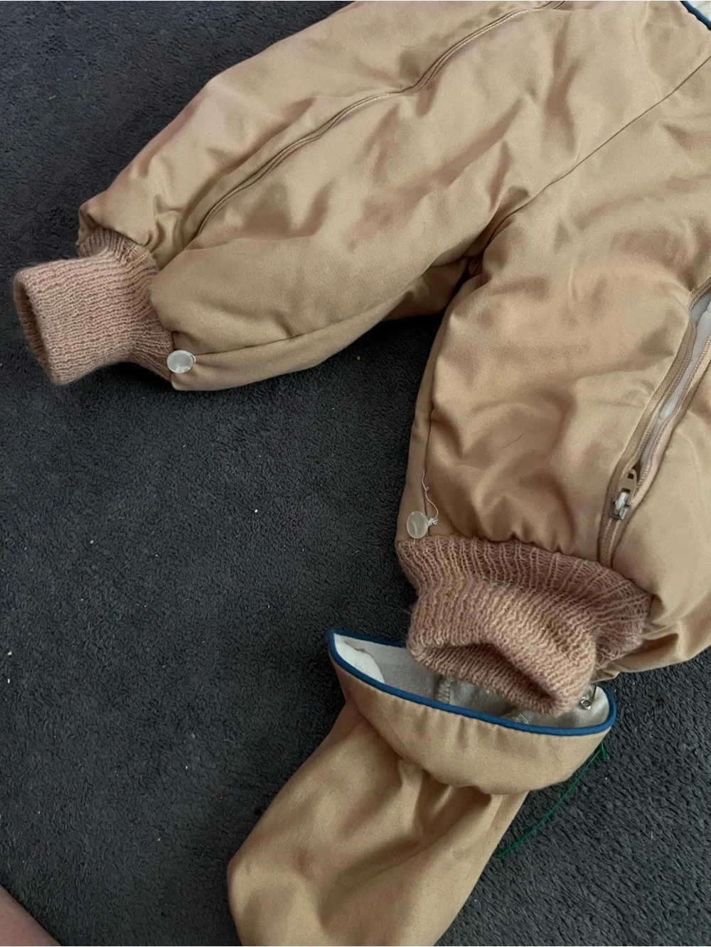 Vintage Tan Bear “Hug Me” infant Zip snowsuit Pram suit 12 M w/hand covers